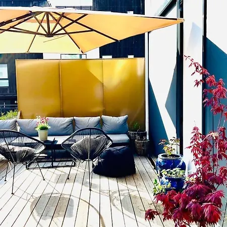 Dvergsnes Modern Townhouse *