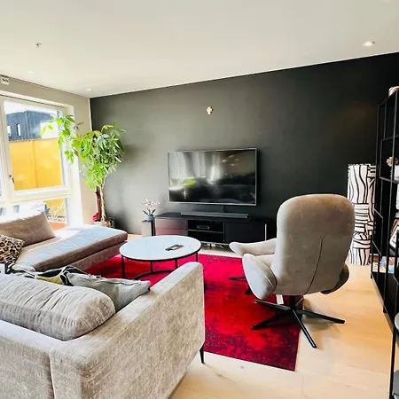Apartment Dvergsnes Modern Townhouse