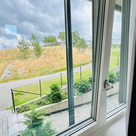 Apartment Dvergsnes Modern Townhouse